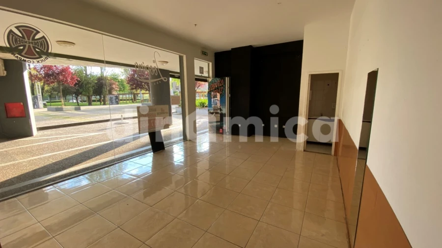 Loja para Venda em Vila Nova de Famalicão e Calendário Foto 2