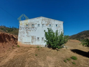 Quinta T2 para Venda em Monchique