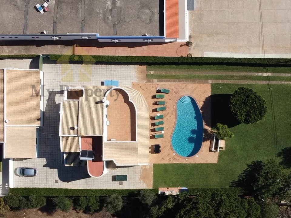 Moradia T6 para Venda em Albufeira e Olhos de Água Foto 4