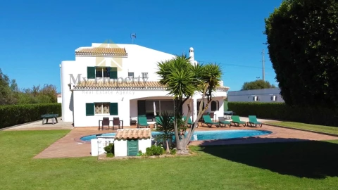 Moradia T6 para Venda em Albufeira e Olhos de Água