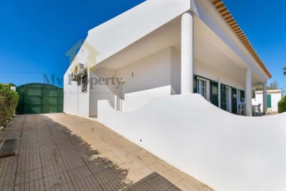 Moradia T6 para Venda em Albufeira e Olhos de Água