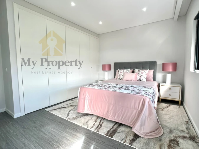 Apartamento T3 para Venda em Quelfes Foto 12