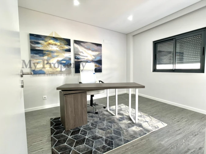 Apartamento T3 para Venda em Quelfes Foto 25