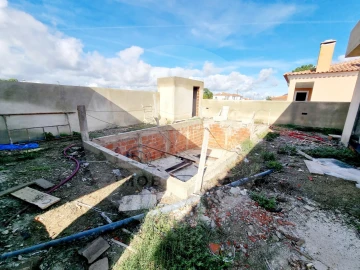 Moradia T5 para Venda em Azeitão (São Lourenço e São Simão)