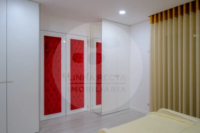 Moradia T4 para Venda em Charneca de Caparica e Sobreda