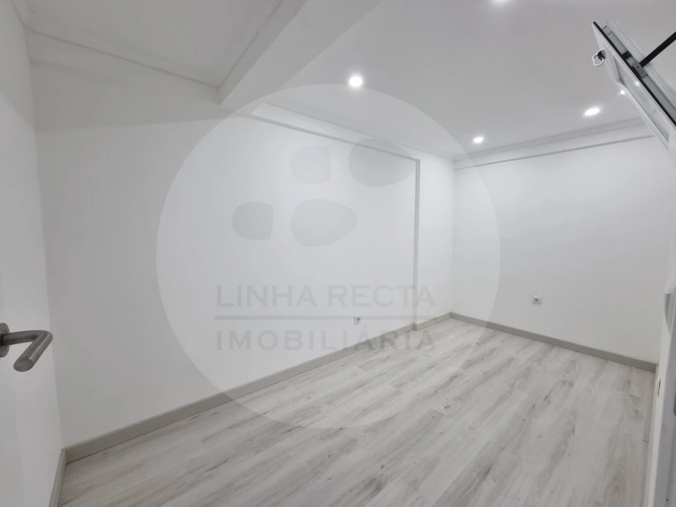 Loja para Venda em Corroios Foto 7