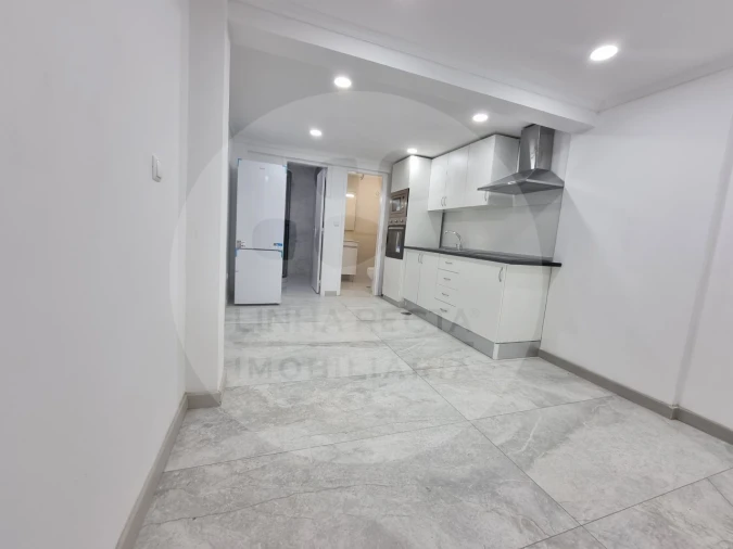 Loja para Venda em Corroios Foto 1