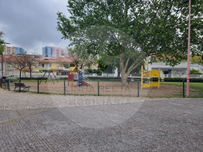 Loja para Venda em Corroios Foto 23