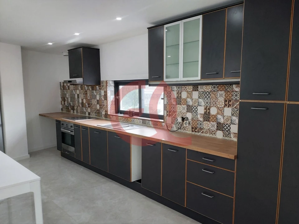 Apartamento T2 para Venda em Forjães Foto 1