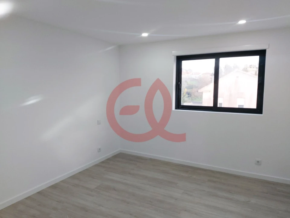 Apartamento T2 para Venda em Forjães Foto 9