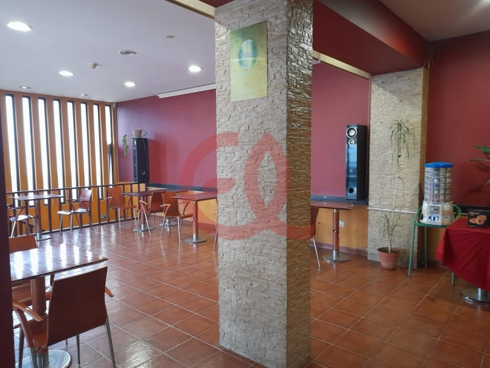 Prédio para Venda em Santa Marta de Portuzelo Foto 5