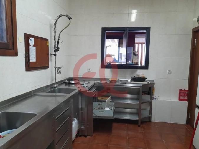 Prédio para Venda em Santa Marta de Portuzelo Foto 4