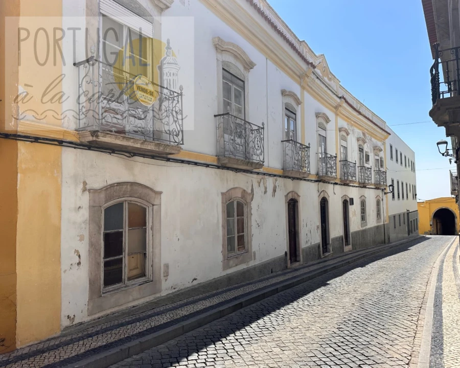 Moradia T16 para Venda em Caia, São Pedro e Alcáçova Foto 1