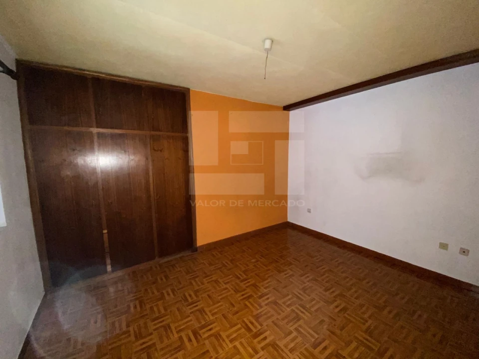 Moradia T2 para Venda em Sanfins do Douro Foto 11