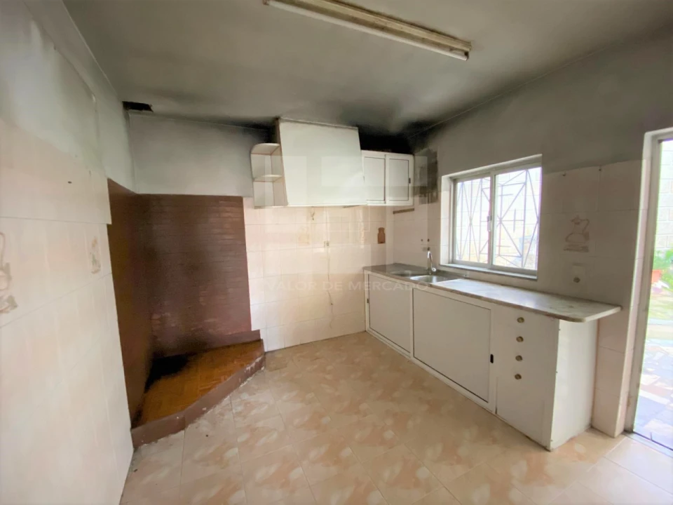 Moradia T2 para Venda em Sanfins do Douro Foto 18