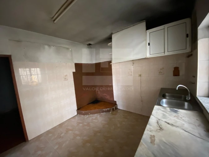 Moradia T2 para Venda em Sanfins do Douro Foto 12