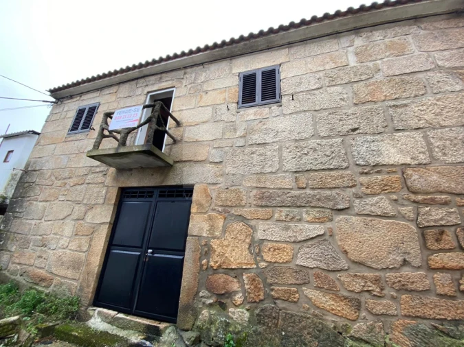 Moradia T2 para Venda em Sanfins do Douro Foto 14