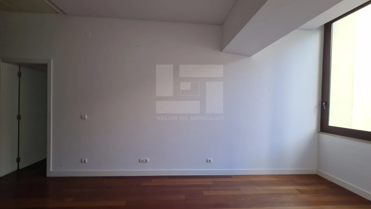 Apartamento T4 para Venda em Avenidas Novas Foto 5