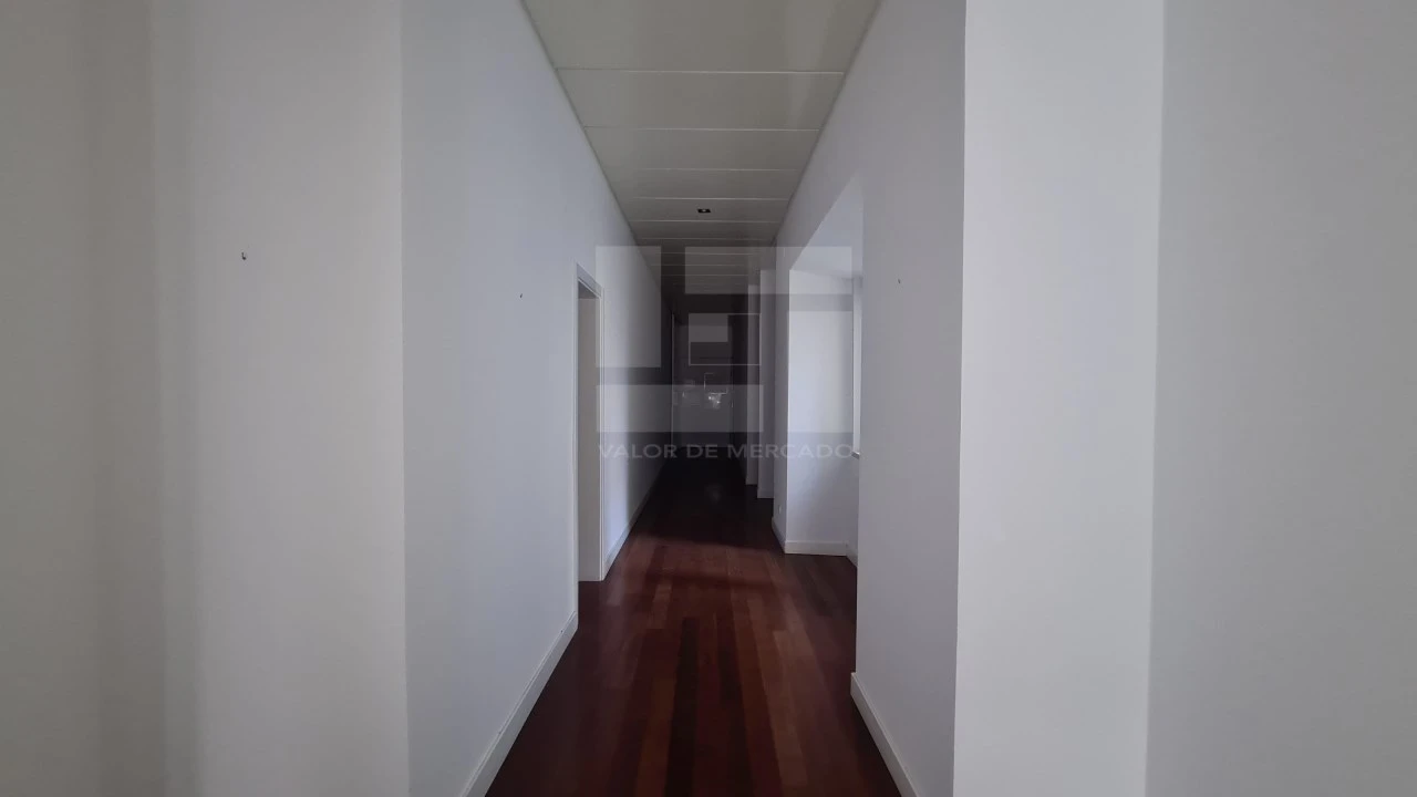 Apartamento T4 para Venda em Avenidas Novas Foto 7