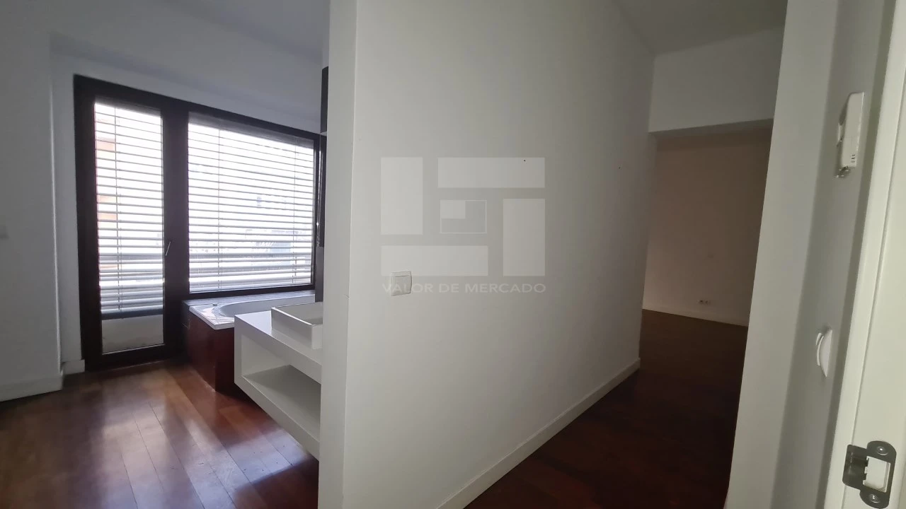 Apartamento T4 para Venda em Avenidas Novas Foto 9