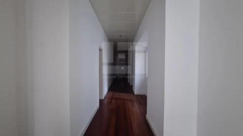 Apartamento T4 para Venda em Avenidas Novas
