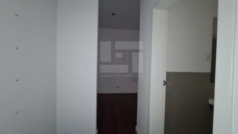 Apartamento T4 para Venda em Avenidas Novas