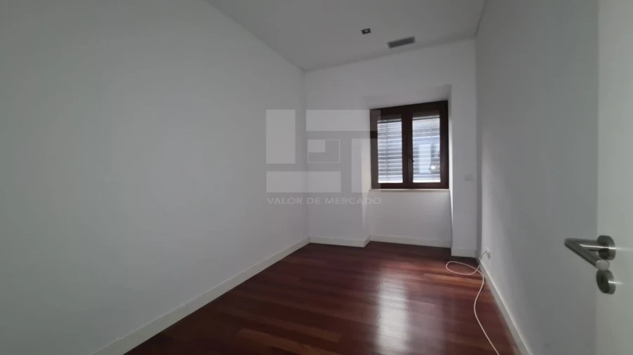 Apartamento T4 para Venda em Avenidas Novas Foto 6