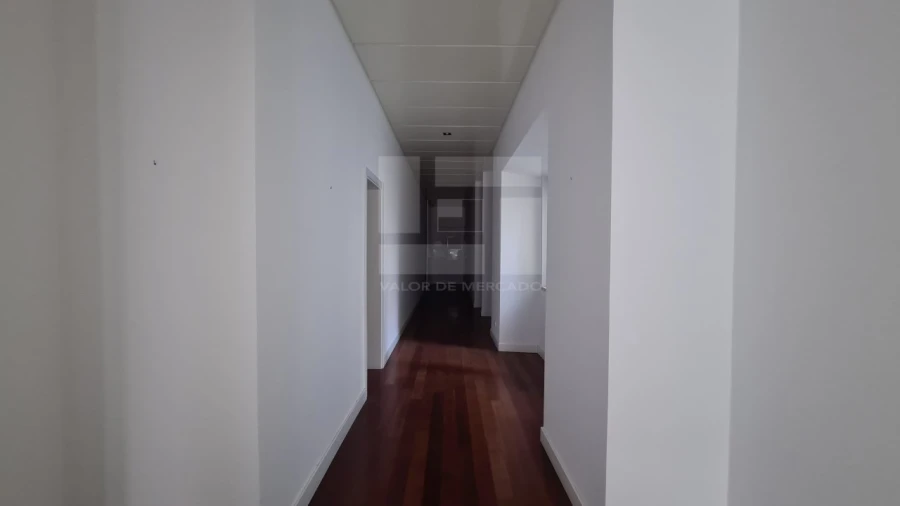 Apartamento T4 para Venda em Avenidas Novas Foto 7