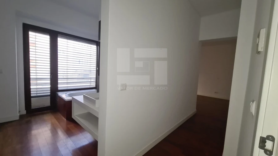 Apartamento T4 para Venda em Avenidas Novas Foto 9