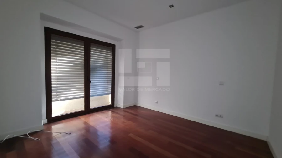 Apartamento T4 para Venda em Avenidas Novas Foto 11
