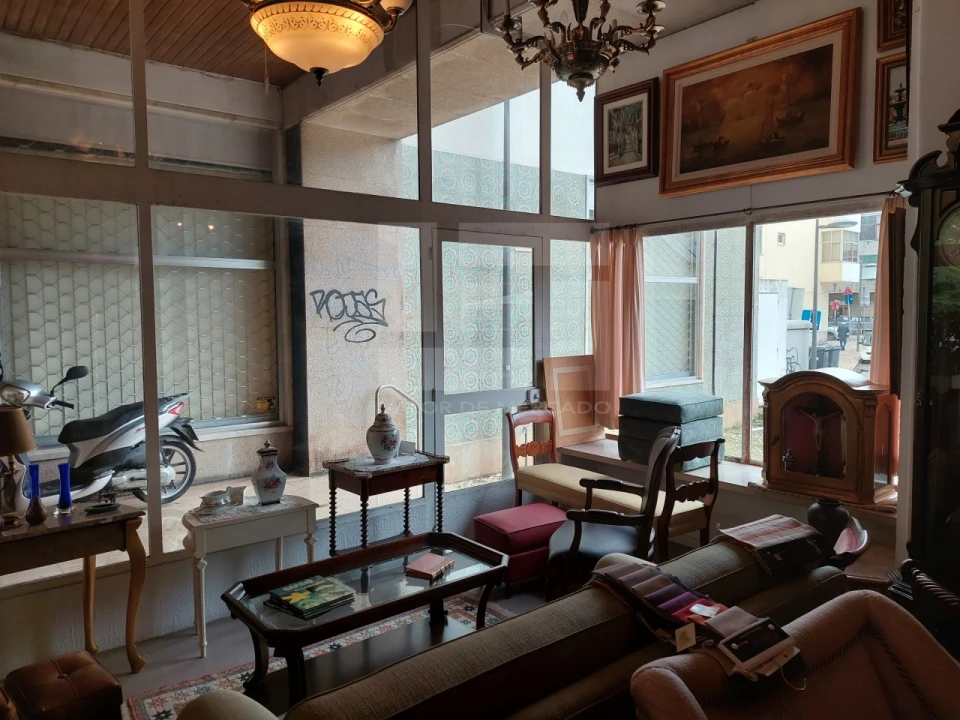 Loja para Venda em Algés, Linda-A-Velha e Cruz Quebrada-Dafundo Foto 8