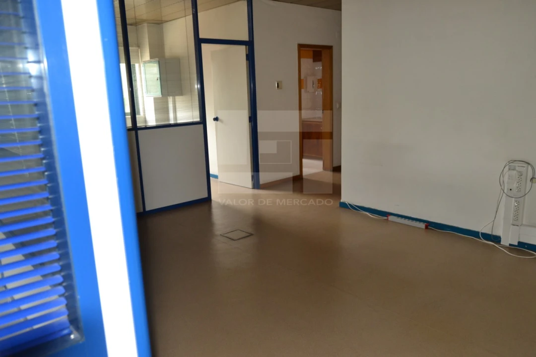 Escritório para Venda em Algés, Linda-A-Velha e Cruz Quebrada-Dafundo Foto 1