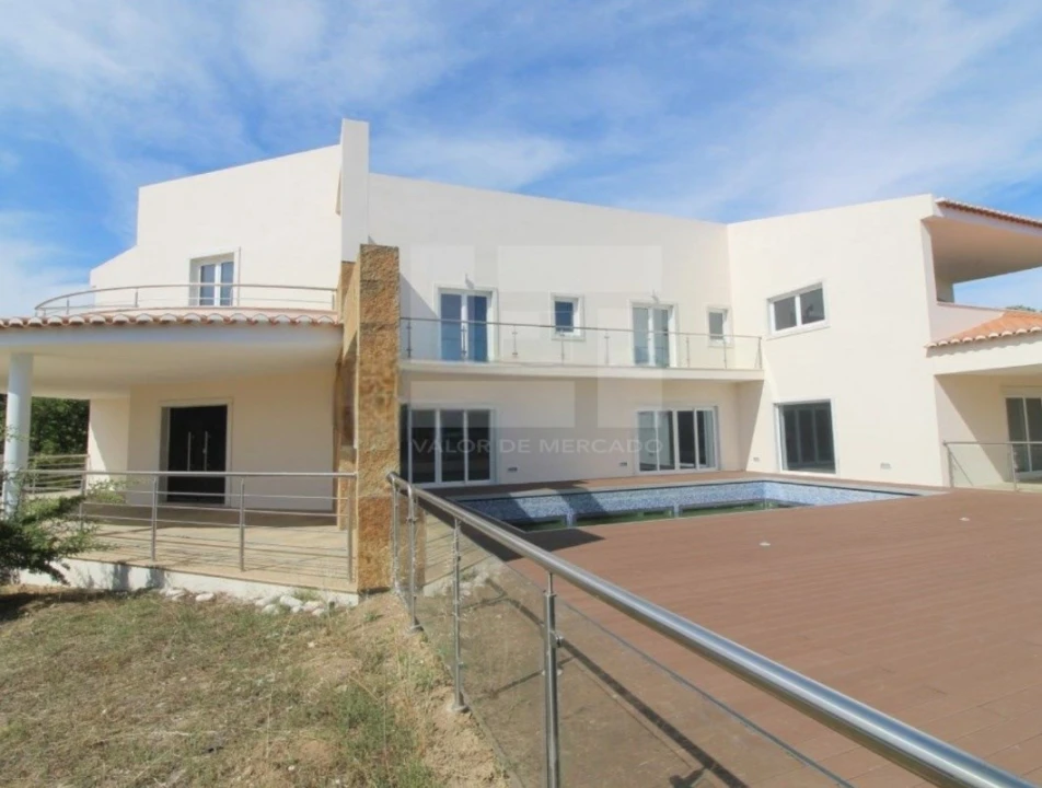 Moradia T4 para Venda em Queluz e Belas Foto 3