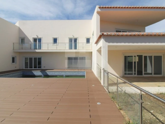 Moradia T4 para Venda em Queluz e Belas Foto 5