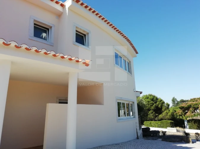 Moradia T4 para Venda em Queluz e Belas Foto 37