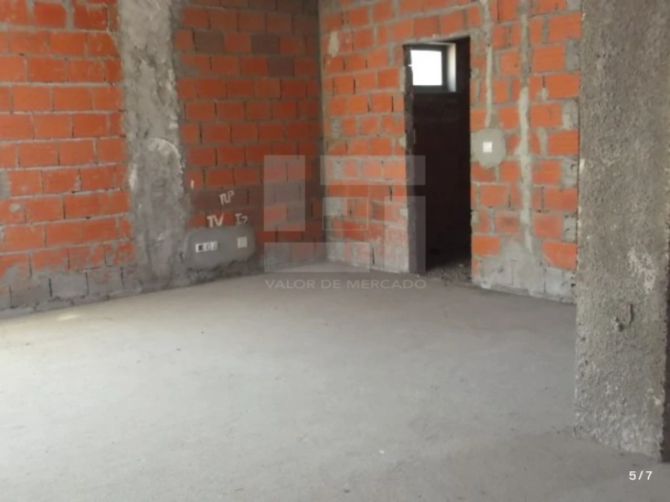 Loja para Venda em Santa Comba Dão e Couto do Mosteiro Foto 3