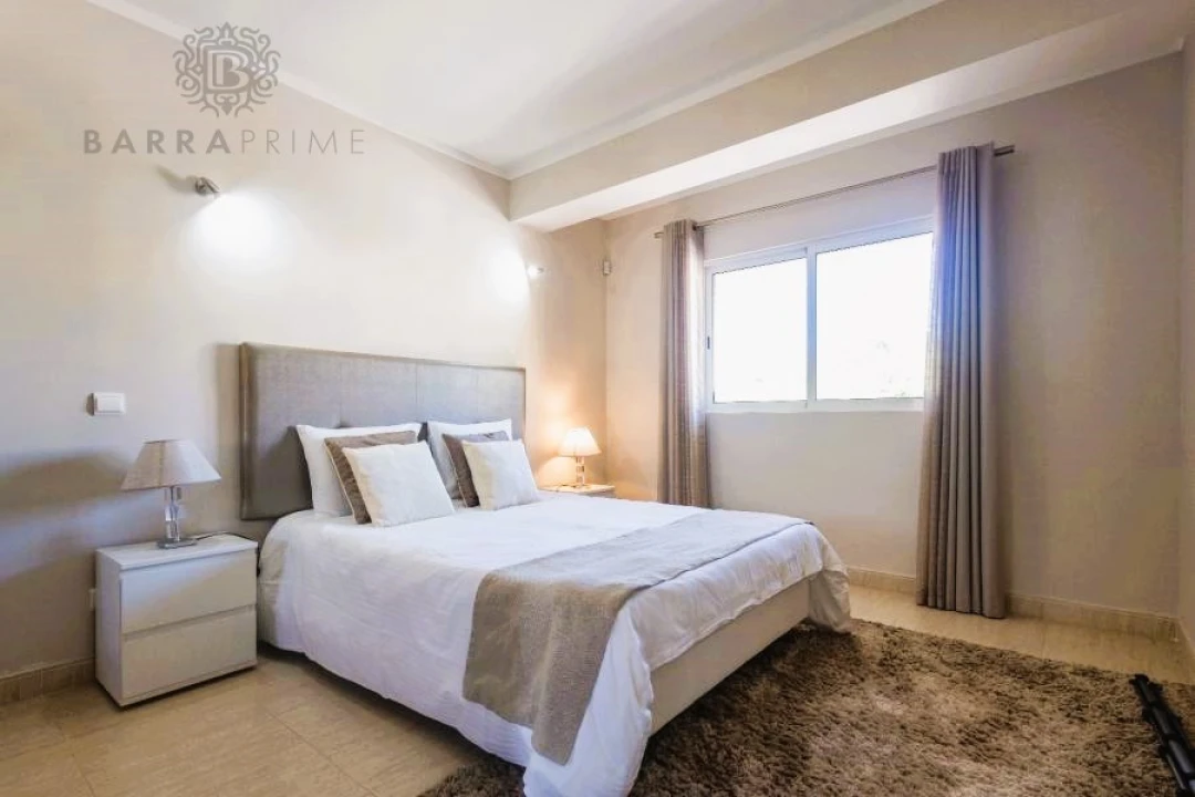 Apartamento T2 para Venda em Quarteira Foto 7