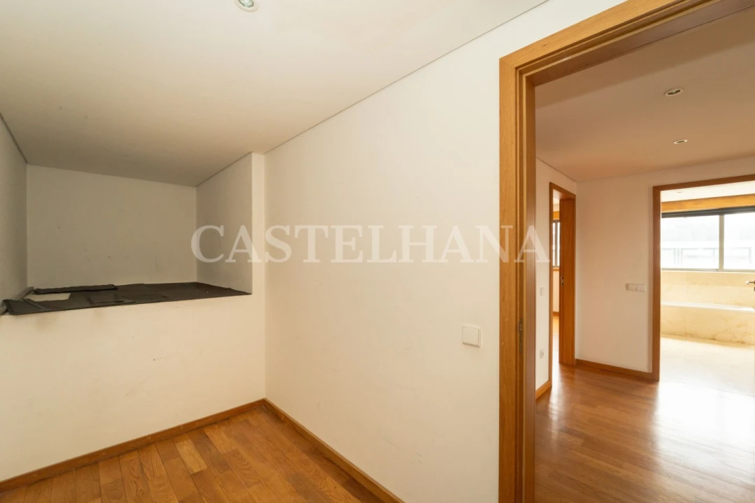 Apartamento T4 para Venda em Matosinhos e Leça da Palmeira Foto 32