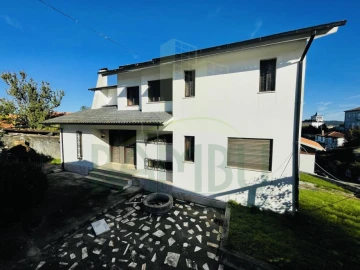 Moradia T7 para Venda em Seixas