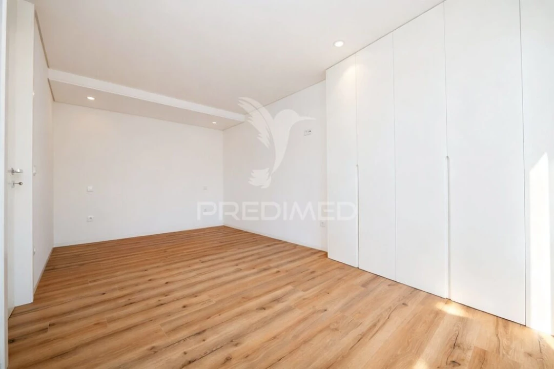 Apartamento T1 para Venda em Amares e Figueiredo Foto 9