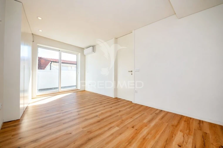 Apartamento T1 para Venda em Amares e Figueiredo Foto 7