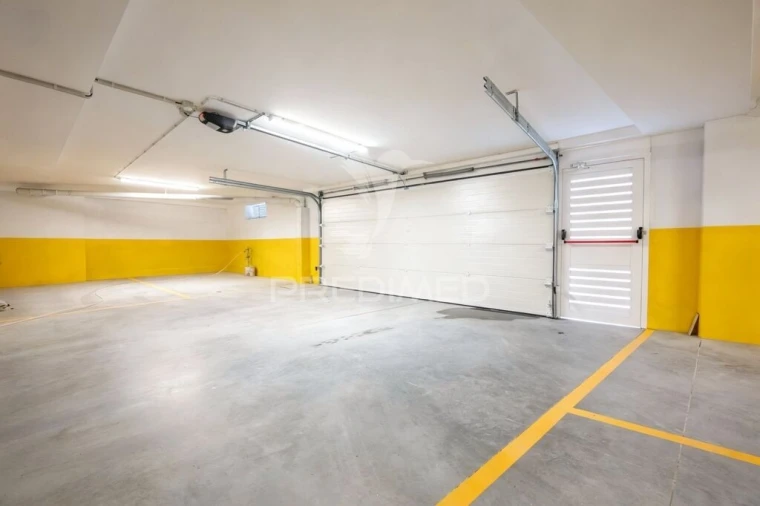 Apartamento T1 para Venda em Amares e Figueiredo Foto 17