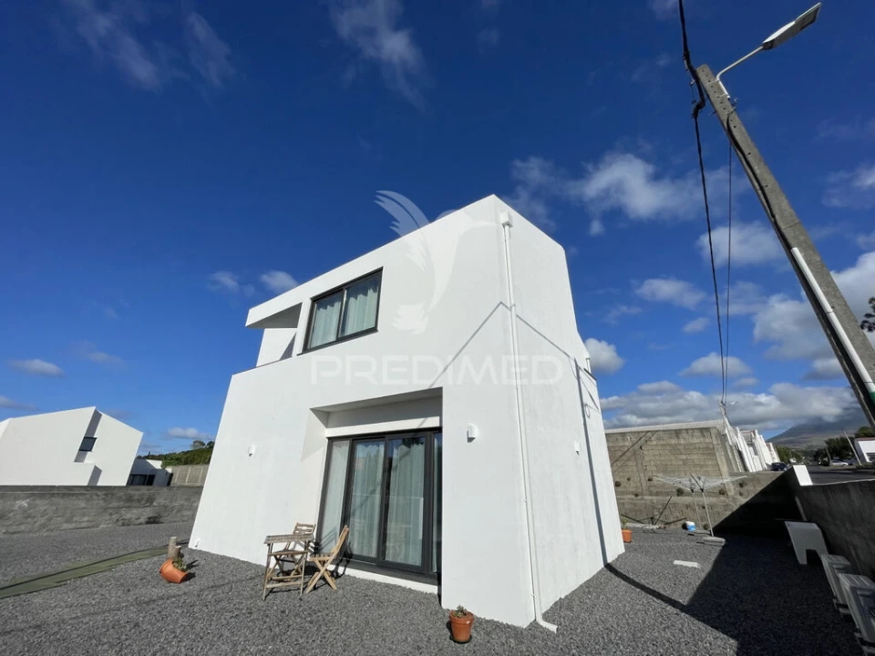 Moradia T6 para Venda em Madalena Foto 3