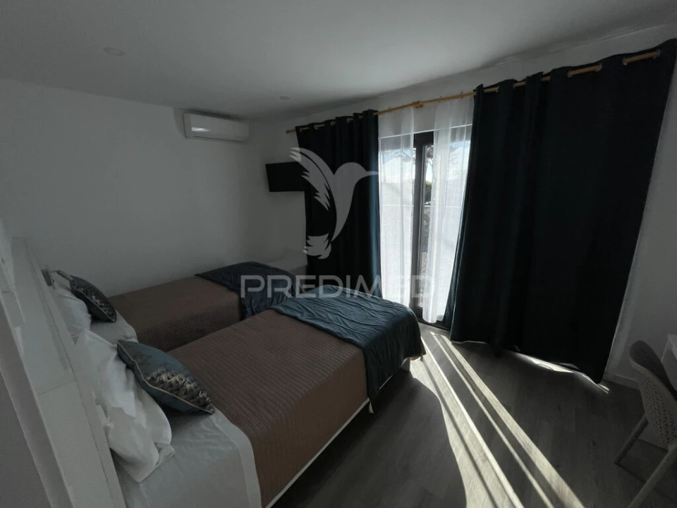 Moradia T6 para Venda em Madalena Foto 7