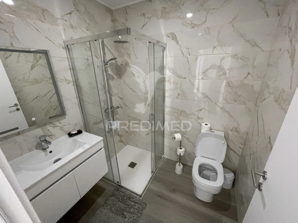 Moradia T6 para Venda em Madalena Foto 11