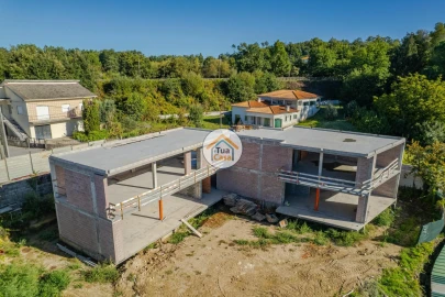 Moradia T3 para Venda em Orgens