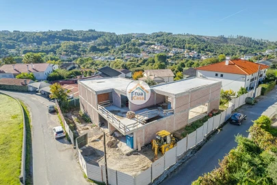 Moradia T3 para Venda em Orgens