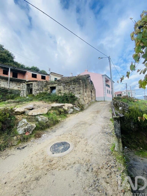 Moradia para Venda em Adoufe e Vilarinho de Samardã