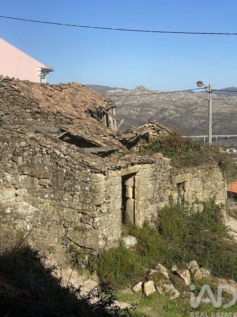 Moradia para Venda em Adoufe e Vilarinho de Samardã
