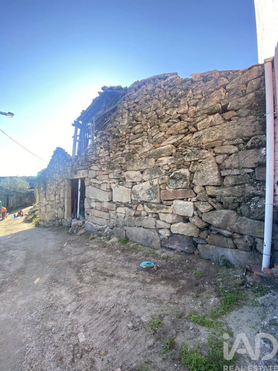 Moradia para Venda em Adoufe e Vilarinho de Samardã Foto 7